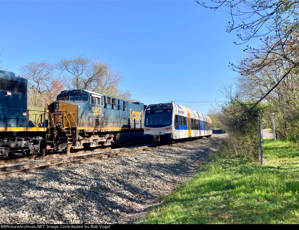 NJT 3503 and CSX 3343